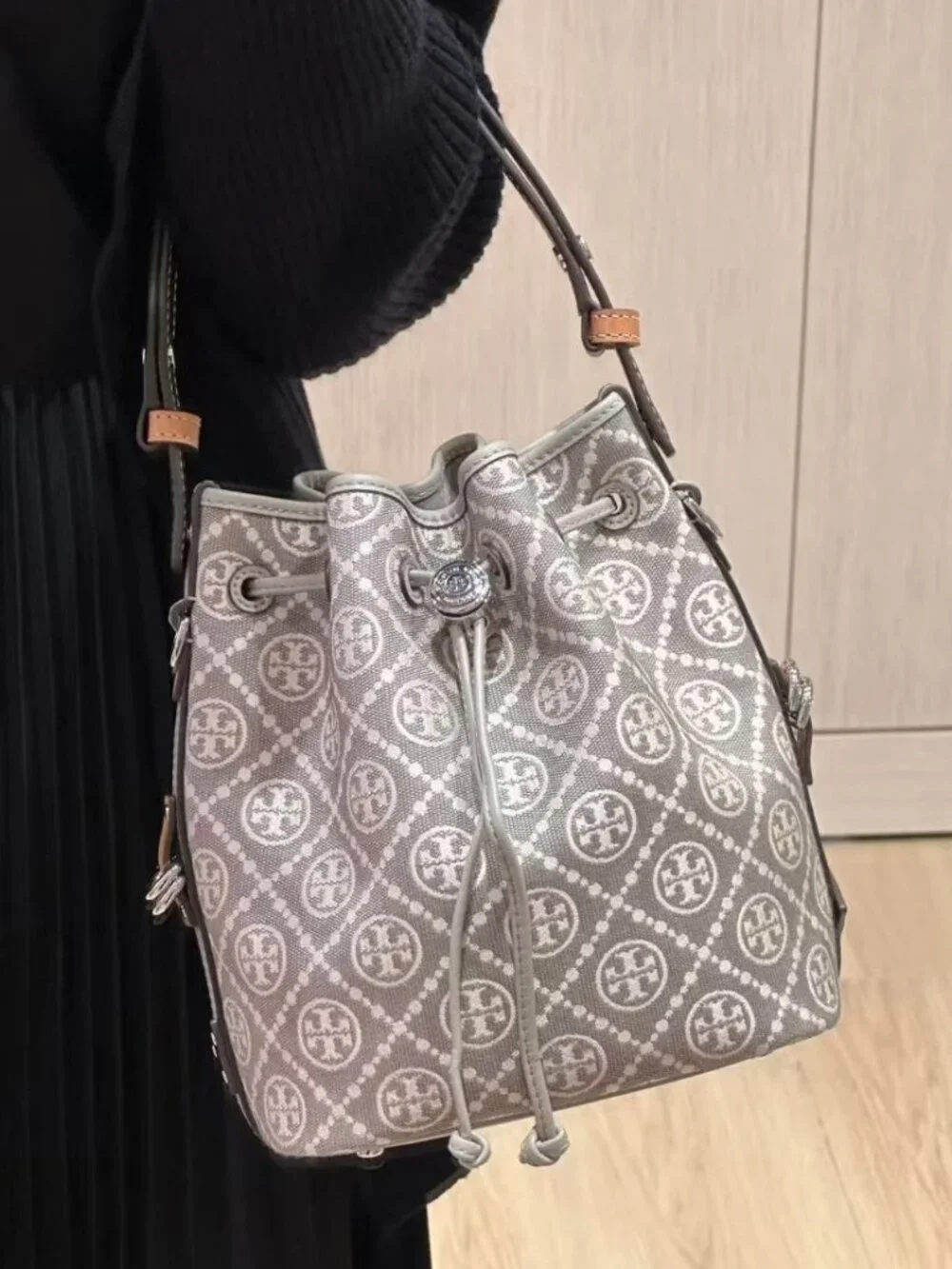 Tory Burch Monogram Jacquard Bucket Bag Grey Full Set With Mini